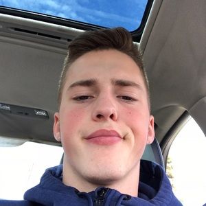 Meet your Posher, Max